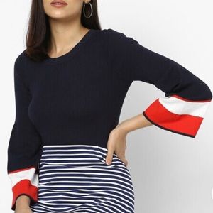 TOMMY HILFIGER
Crew-Neck Pullover with Striped Sleeve Hems